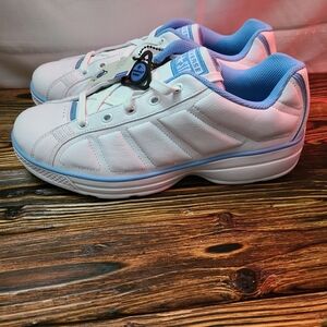 Converse All Star Chuck Taylor White and Blue Leather Sneakers Womens Size 10.5